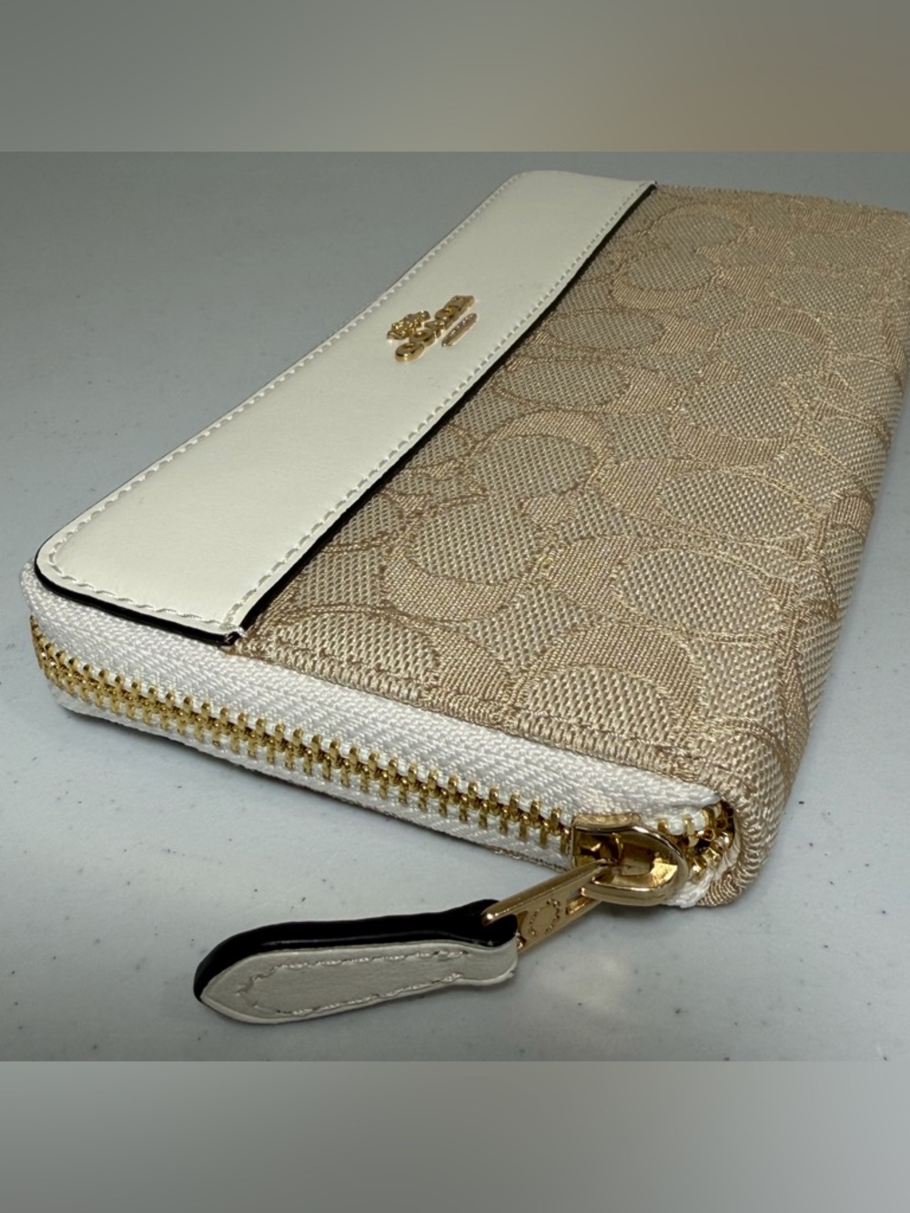 Coach Accordion Zip Wallet In Signature Jacquard With Stripe NWT - Picture 3 of 8